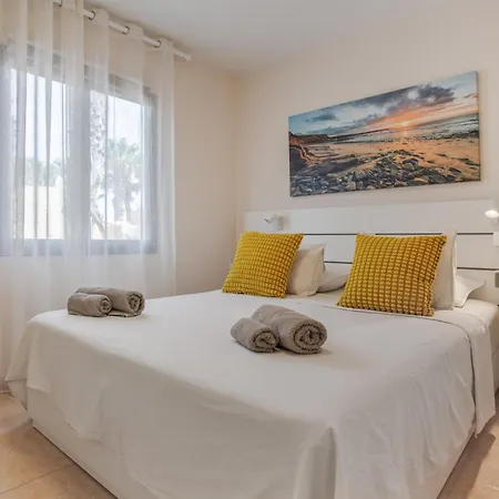 Oasis Duna_ Casa Elena Pool Corralejo